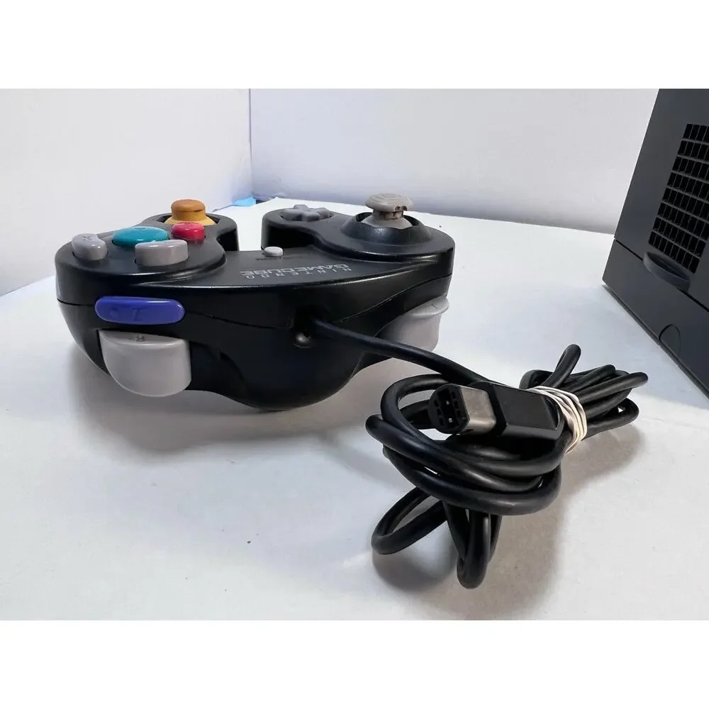 GameCube Black Console (DOL-001) 1 OEM Controllers, Power Cord, AV Cable - EUC